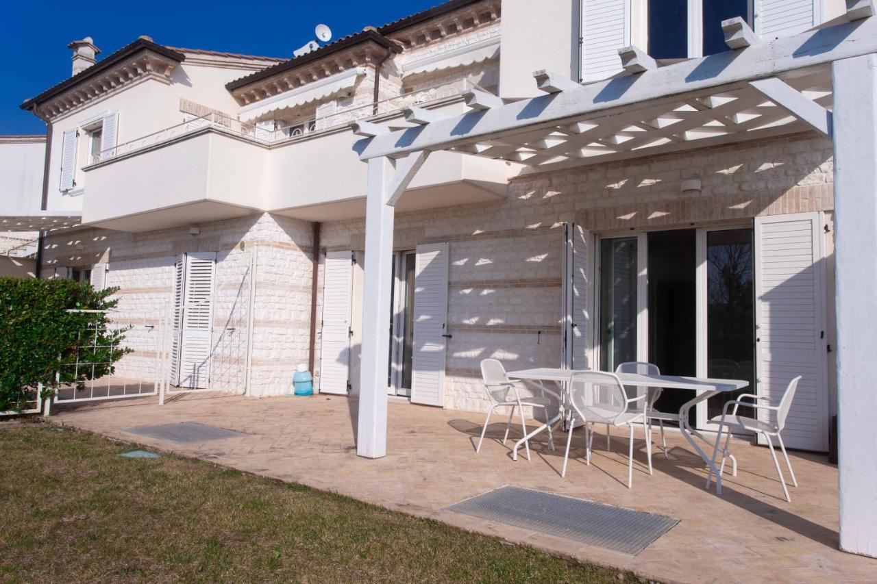 Апартаменти S018 - Sirolo, Nuovissimo Trilocale In Pietra Con Giardino Dx Екстер'єр фото