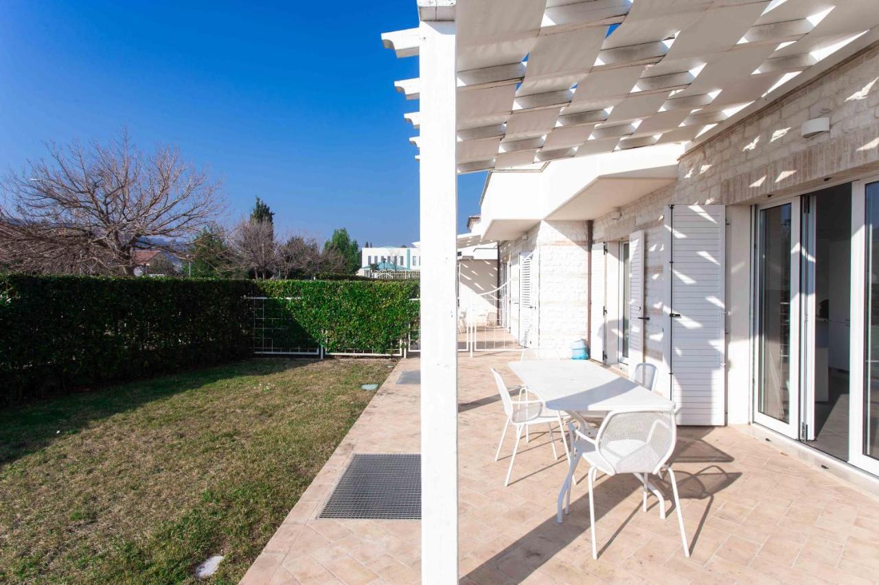 Апартаменти S018 - Sirolo, Nuovissimo Trilocale In Pietra Con Giardino Dx Екстер'єр фото